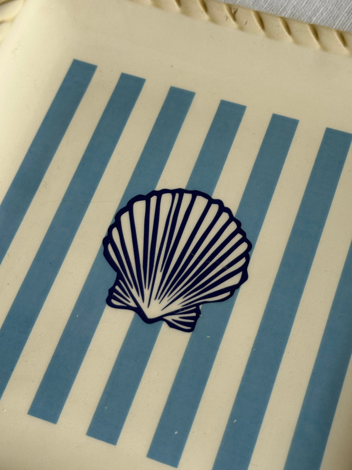 Stripped Seashell Plate