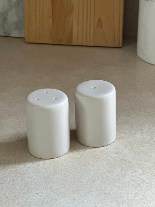 Ceramic Salt + Pepper Shakers