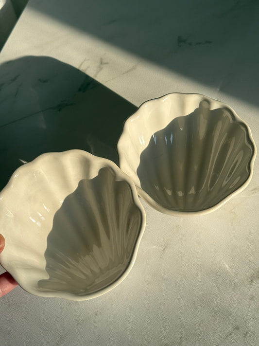 Set of 2 Small Seashell Ceramic Bowls